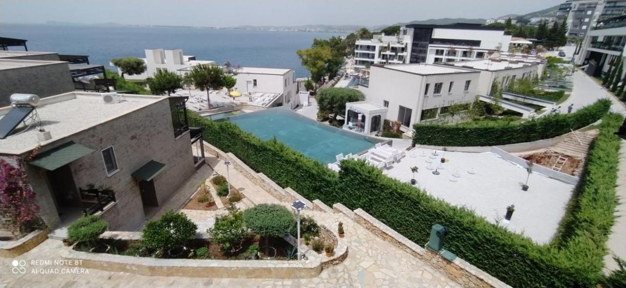Matthews Beach House Vlorë Esterno foto