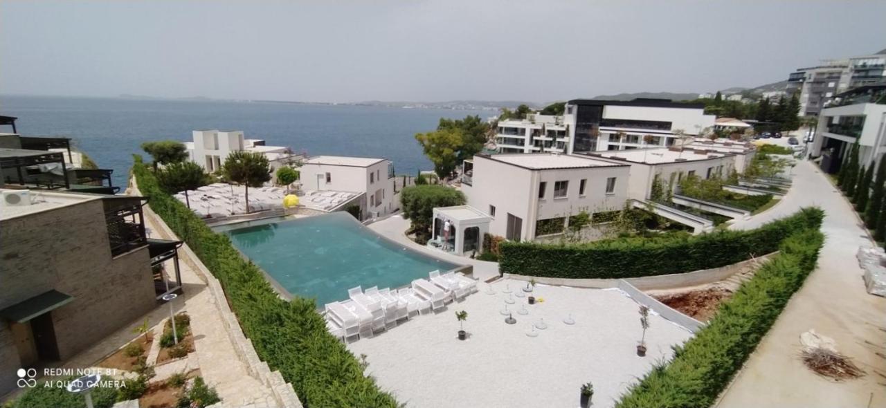 Matthews Beach House Vlorë Esterno foto