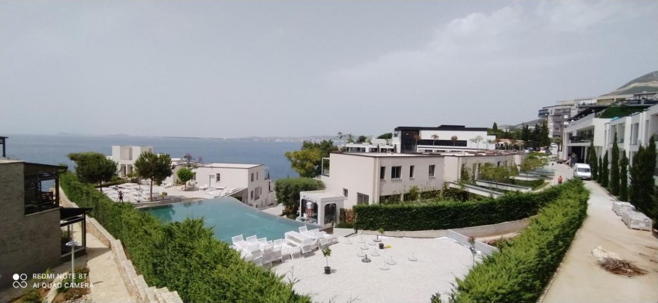 Matthews Beach House Vlorë Esterno foto