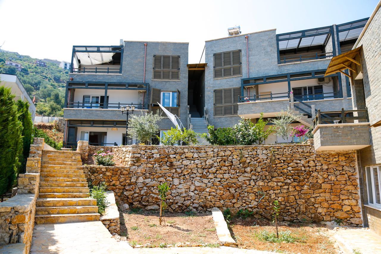 Matthews Beach House Vlorë Esterno foto